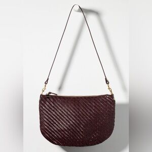 Clare V Moyen Messenger